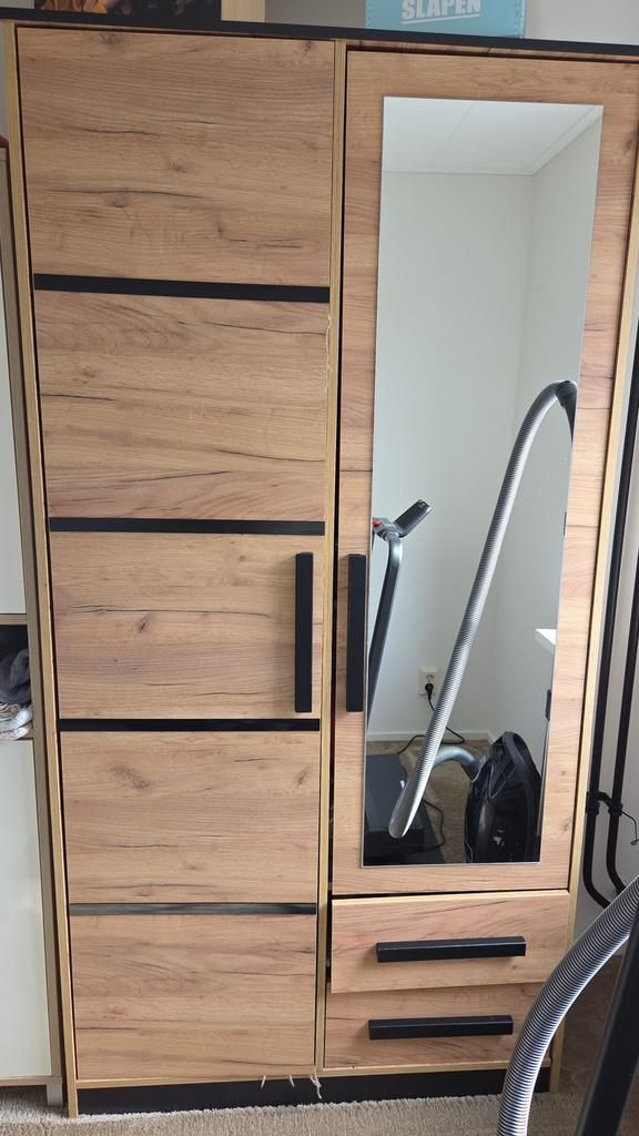 Nette kledingkast., Ophalen, Zo goed als nieuw, 50 tot 75 cm, 150 tot 200 cm