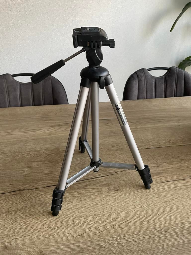 Falcon aluminium statief, Ophalen of Verzenden, Zo goed als nieuw, Minder dan 150 cm, Driepoot