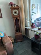 clomplete goed werkende staande klok met zaans uurwerk, Ophalen