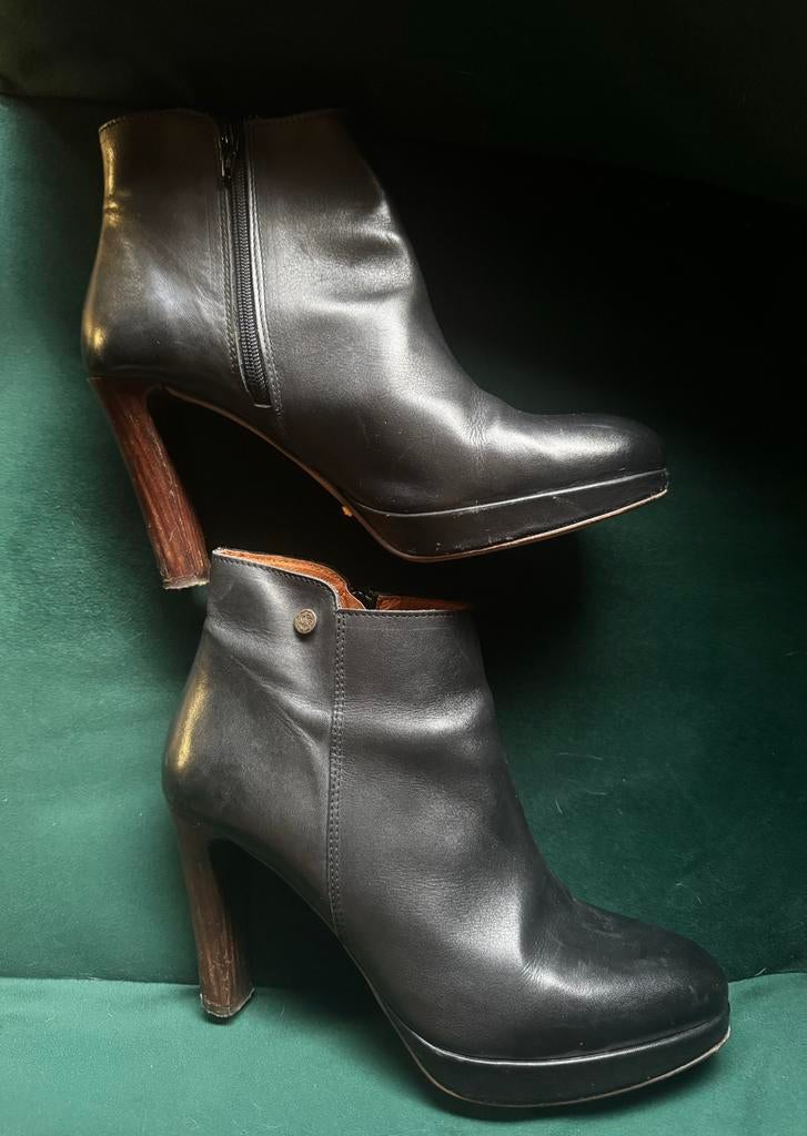 McGregor pumps maat 41 zacht soepel leer met houten hakje, Kleding | Dames, Schoenen, Pumps, Zwart, Ophalen of Verzenden, Zo goed als nieuw