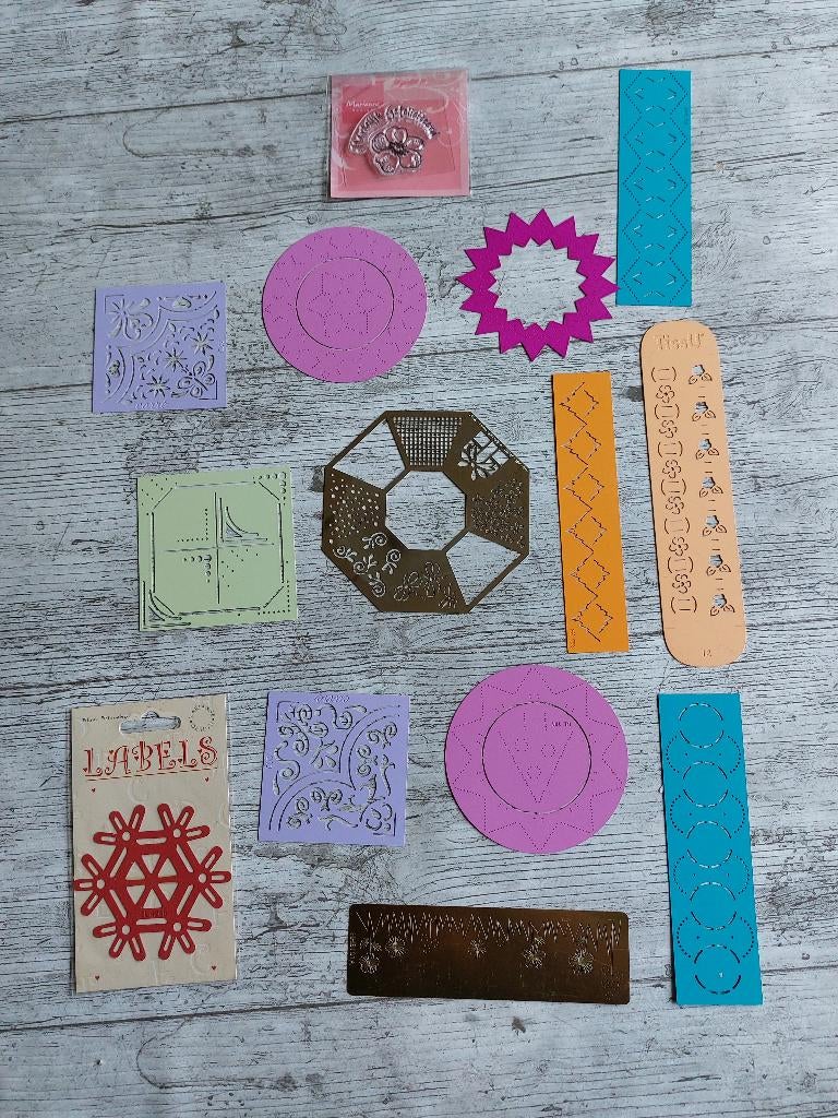 14 mallen voor embossing en borduur zelf kaarten maken, Ophalen, Overige thema's, Pons of Mal