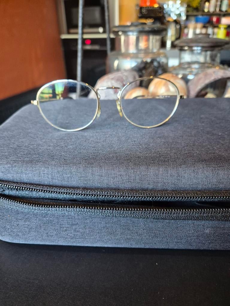 Stijlvol zilverkleurig brilmontuur, Overige merken, Gebruikt, Ophalen of Verzenden, Grijs