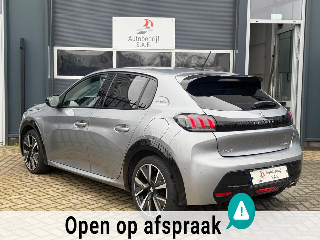 Peugeot 208 1.2 PureTech GT-Line CARPLAY PANO COCKPIT CAMERA, Auto's, Gebruikt, Euro 6, Leder en Stof, 23 km/l