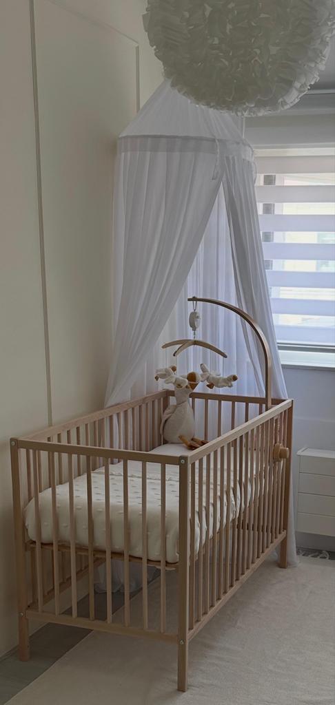 Houten ledikant met matras, Kinderen en Baby's, Babywiegjes en Ledikanten, Zo goed als nieuw, Ledikant, Ophalen