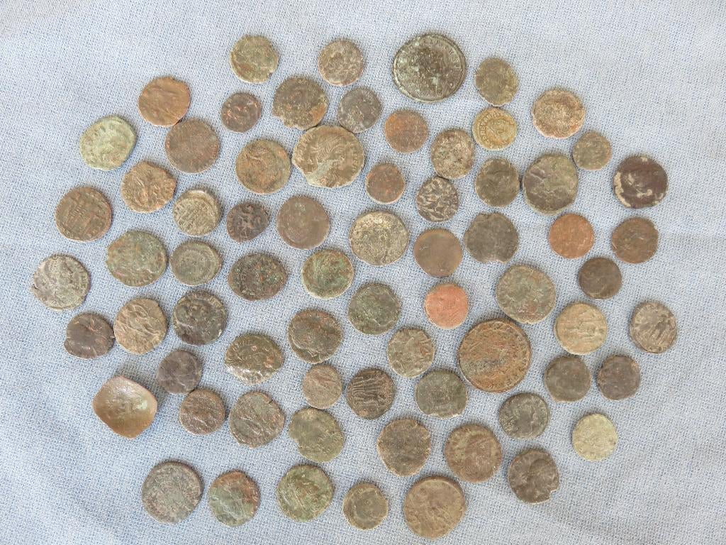 70 Romeinse munten - 3- . 4e eeuw - bodemvondsten, Ophalen of Verzenden, Overige landen, Setje