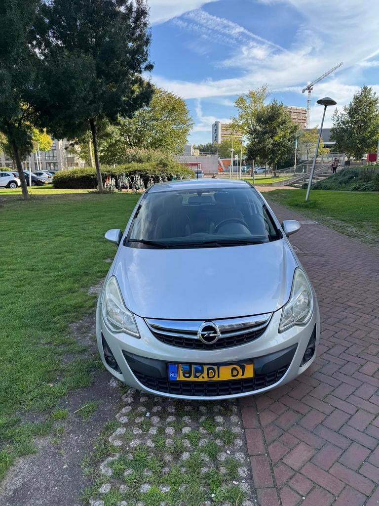 Opel Corsa 2013 op LPG – Ideaal voor deze dure tijden!, Te koop