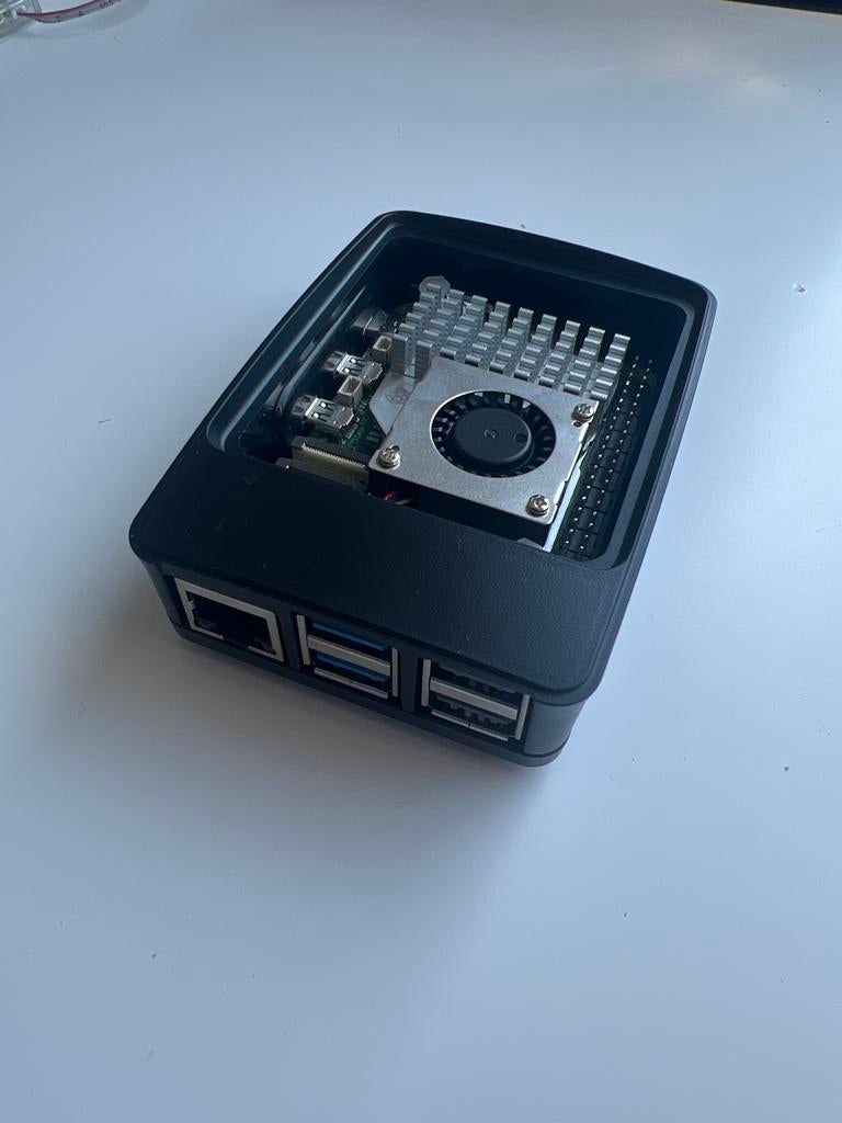 Raspberry Pi 5 4GB met origineel touchscreen en accessoires, Computers en Software, Desktop Pc's, Gebruikt, 2 tot 3 Ghz, Met monitor