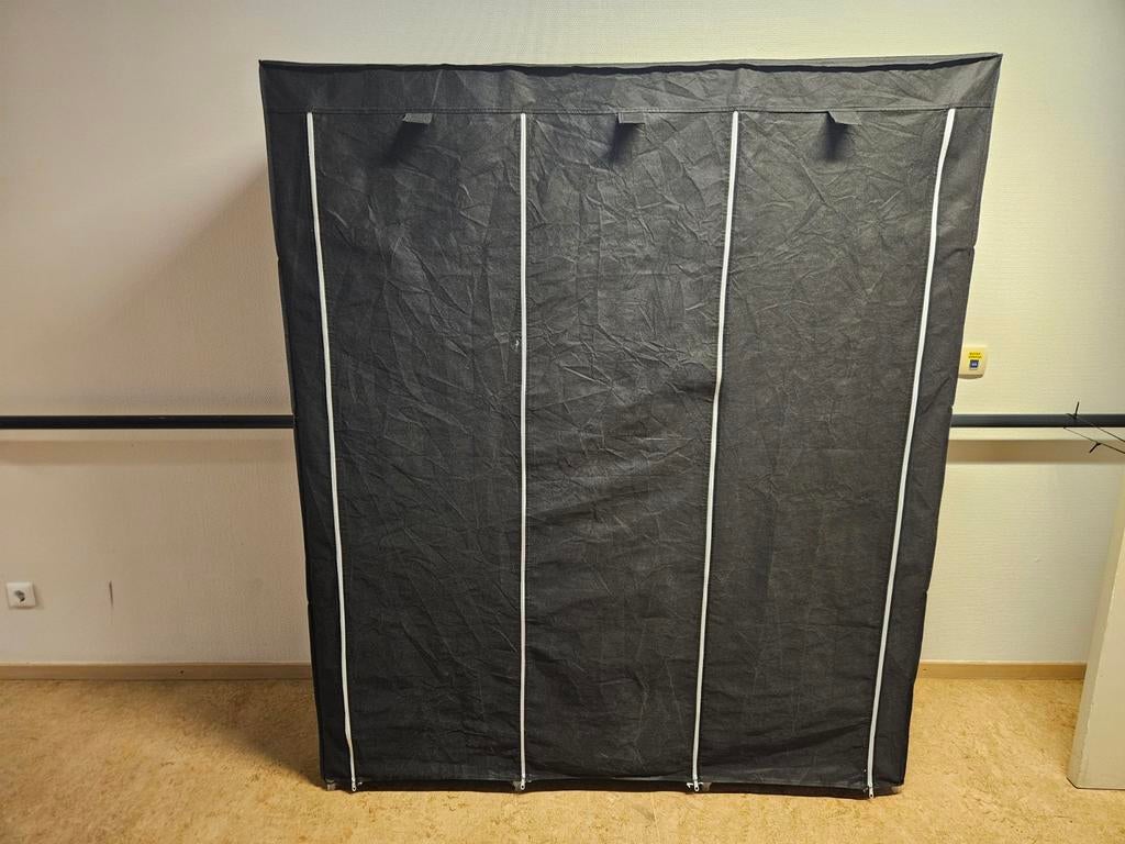 Songmics Stoffen Kledingkast Zwart - 150x45x175 cm, Huis en Inrichting, Kasten | Kledingkasten, Ophalen, Gebruikt, 100 tot 150 cm