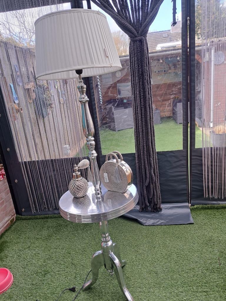 Riviera maison tafellamp inclusief parfumfles en tas, Ophalen, Zo goed als nieuw, Metaal, 75 cm of meer