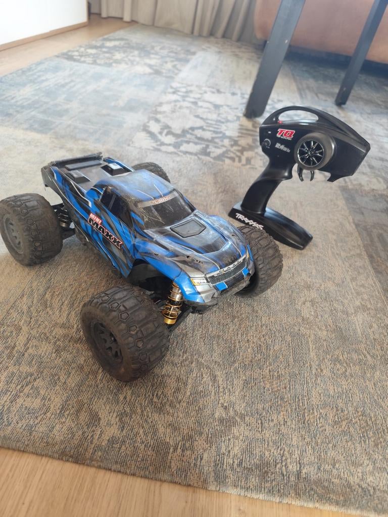 Traxxas mini maxx incl. Lipo en lader, Hobby en Vrije tijd, Ophalen of Verzenden, Overige schalen, Auto offroad