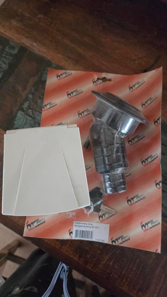 Nieuwe CEE wandinvoerdoos en watervuldop voor camper, Ophalen of Verzenden, Nieuw