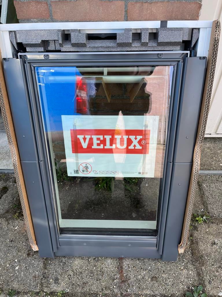 Velux GGL CK02 dakraam hout., Doe-het-zelf en Verbouw, Glas en Ramen, Nieuw, Dakraam, Minder dan 80 cm, Dubbelglas, Ophalen