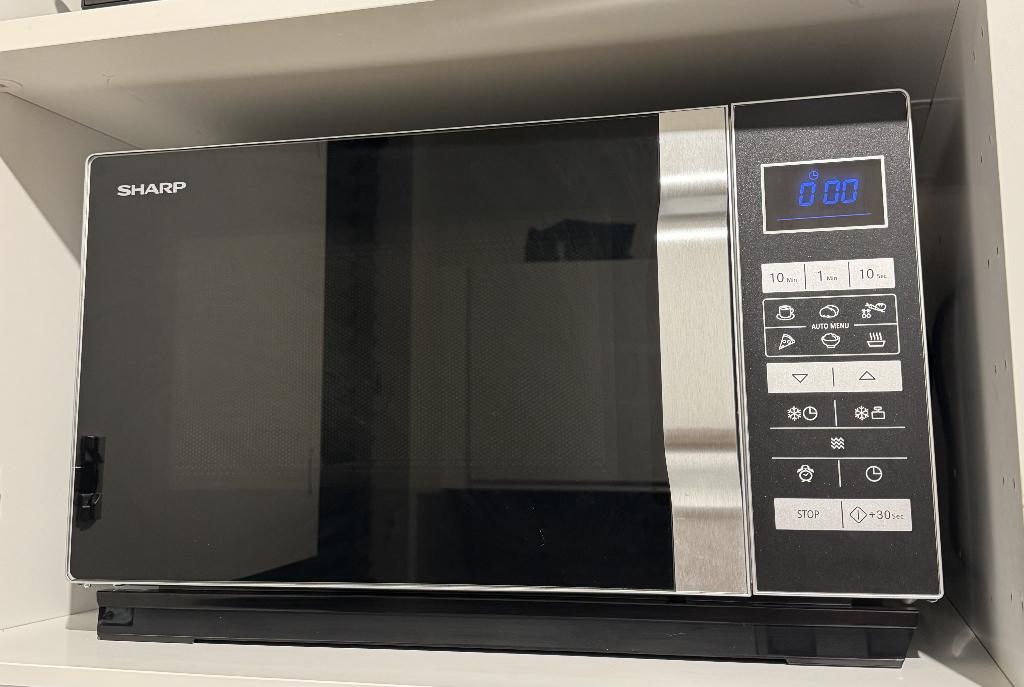 SHARP Solo magnetron R360 - 900W, Witgoed en Apparatuur, Magnetrons, Ophalen, Oven, Magnetron, Zo goed als nieuw