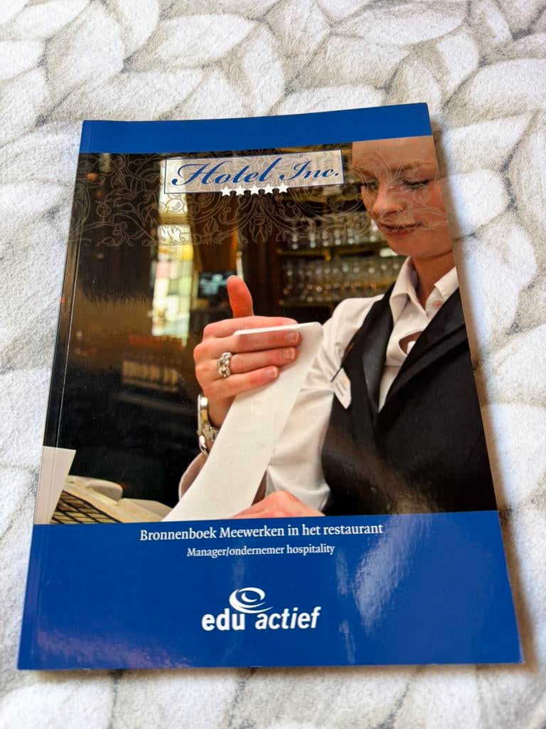 Bronnenboek meewerken in het restaurant, Boeken, Studieboeken en Cursussen, Ophalen of Verzenden, Beta, Zo goed als nieuw, MBO