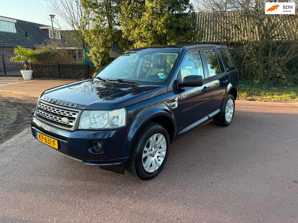 Land Rover Freelander 2.2 TD4 HSE / Navi / Xenon / Leder / A, Euro 5, Gebruikt, 4 cilinders, Blauw