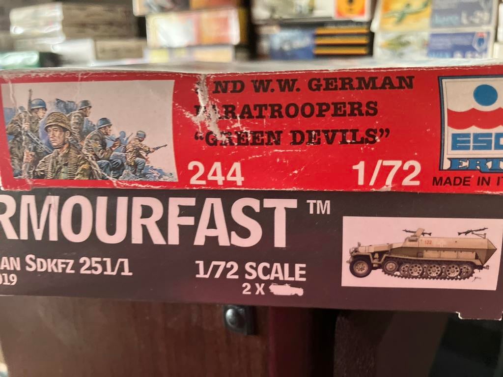 Modelbouwdoos: Duitse Paratroopers & Sd.Kfz 251/1 (1:72), 1:50 of kleiner, Overige typen, Nieuw, Ophalen