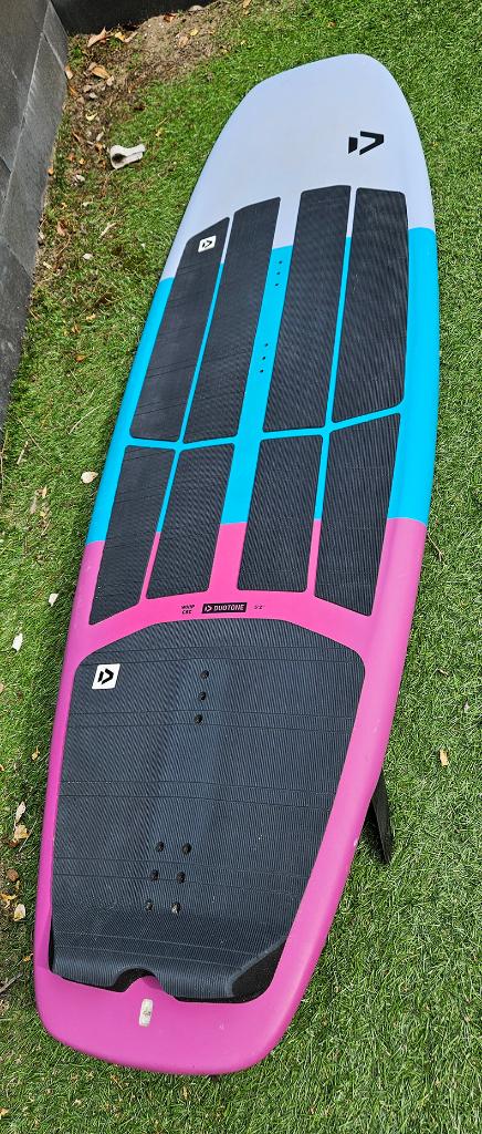 Duotone Whip CSC 5’2, Watersport en Boten, Kitesurfen, Ophalen, 9 m², Kiteboard, Zo goed als nieuw