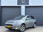 Mitsubishi Outlander 2.0 PHEV Executive Edition / TREKHAAK, 4 cilinders, Vierwielaandrijving, Hybride Elektrisch/Benzine, SUV of Terreinwagen