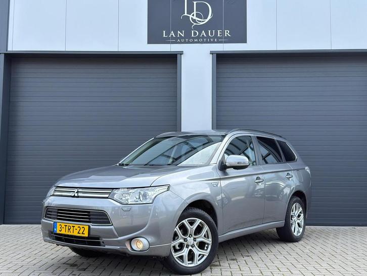 Mitsubishi Outlander 2.0 PHEV Executive Edition / TREKHAAK, Auto's, Mitsubishi, Bedrijf, Te koop, Outlander, 4x4, ABS, Achteruitrijcamera