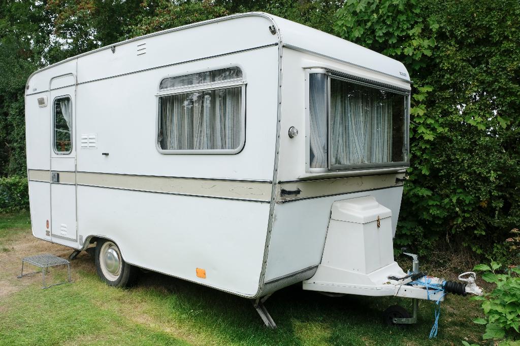 oldtimer caravan Eccles Moonstone uit 1968, Overige merken, Standaardzit, Particulier, 4 tot 5 meter
