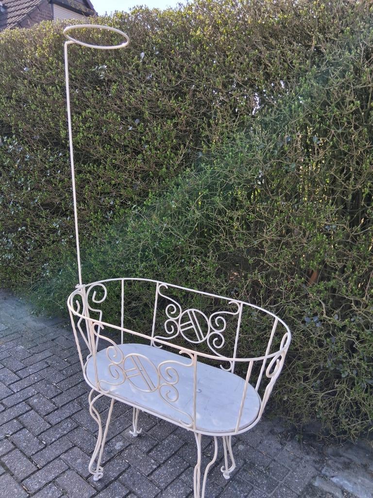 Antieke Wieg/Bloembak van Smeedijzer, Ophalen, Gebruikt