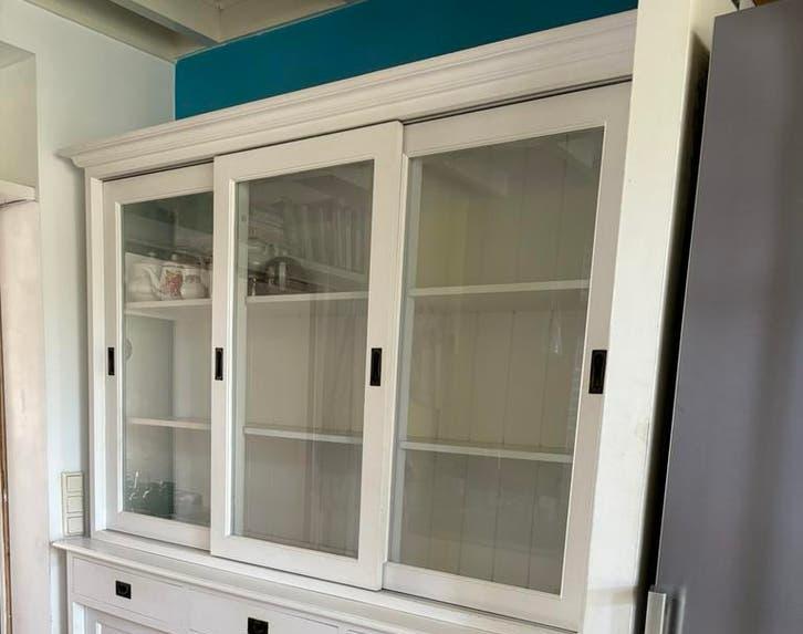 Bovenkast van Witte buffetkast hout 3-deurs, Ophalen, 100 tot 150 cm, 150 tot 200 cm, 25 tot 50 cm