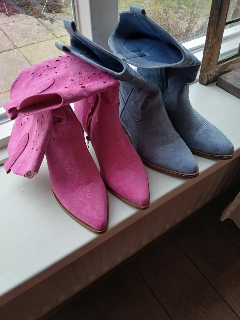 Prachtige  cowboy laarzen  suède, Hoge laarzen, Ophalen of Verzenden, Zo goed als nieuw, Roze