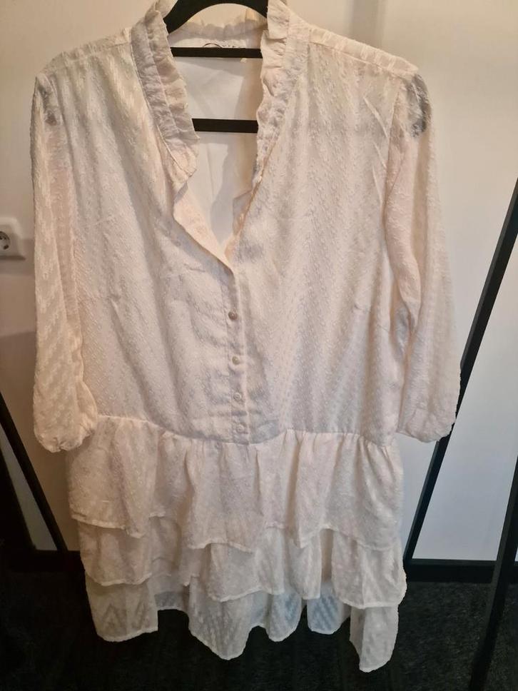 Loavies jurk maat L - Crème met ruches, Kleding | Dames, Jurken, Zo goed als nieuw, Maat 42/44 (L), Beige, Boven de knie, Ophalen of Verzenden