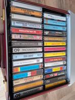 Koffertje met 30 cassettes, Gebruikt, 2 t/m 25 bandjes, Overige genres, Ophalen of Verzenden