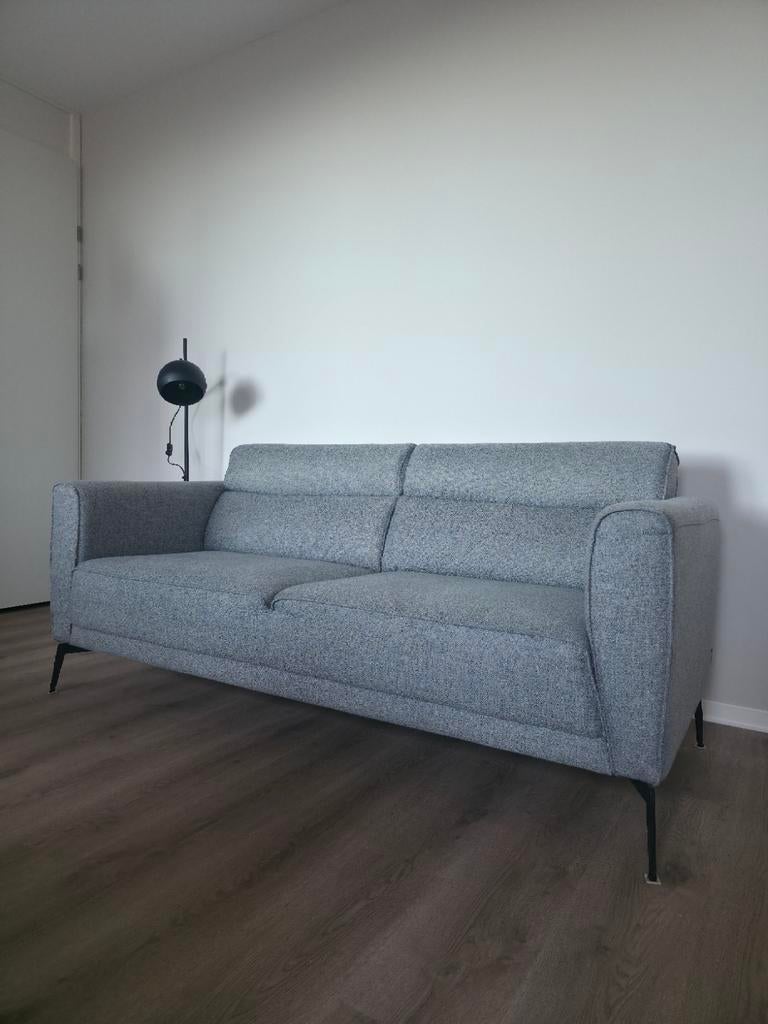 Grijze Hoogenboezem zitbank - Friskardo Design, Huis en Inrichting, Ophalen, Driepersoons, 75 tot 100 cm, Zo goed als nieuw