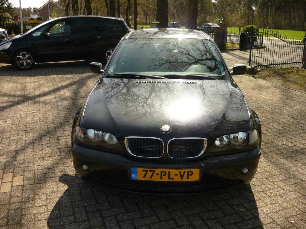 BMW 3-serie 316i Black&Silver II, Auto's, Zwart, 4 cilinders, Zwart, Bedrijf