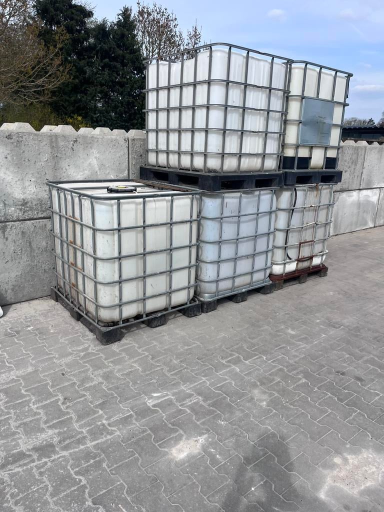 Meerdere ibc 1000 ltr containers, Tuin en Terras, Regentonnen, 150 liter of meer, Ophalen, Zo goed als nieuw