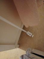 Piekstok met sluier rose vast te maken aan de ledikant, Ophalen, Gebruikt, Ledikant