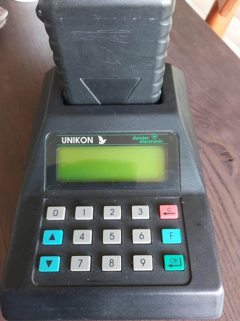 Unikon duivenklok, Meerdere dieren, Postduif