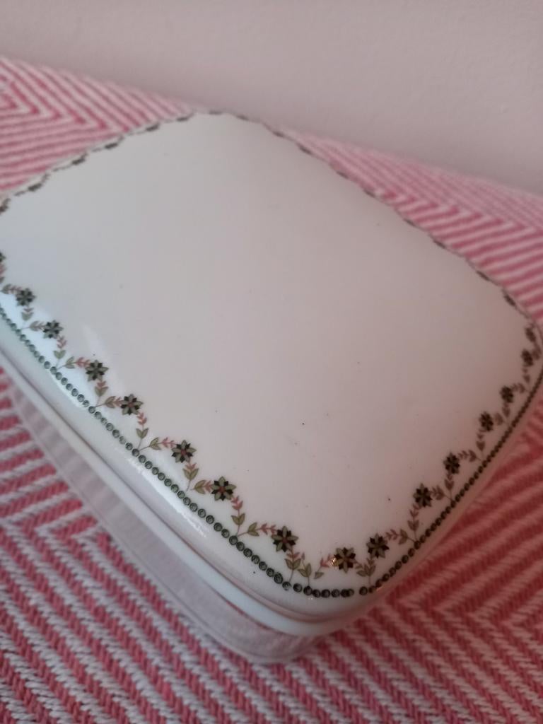 Porseleinen bus/met bloemen rand, Ophalen of Verzenden