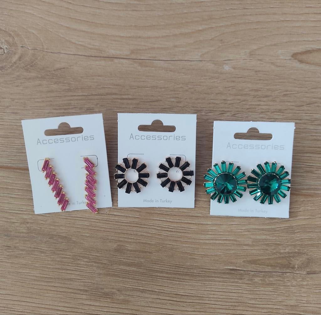 Nieuw - 3 paar oorbellen stekers, Overige materialen, Overige kleuren, Verzenden, Nieuw