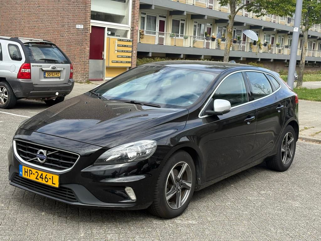 Volvo V40 2.0 D2 120PK 2015 R-Design Euro6, Auto's, Voorwielaandrijving, Zwart, 4 cilinders, 1969 cc