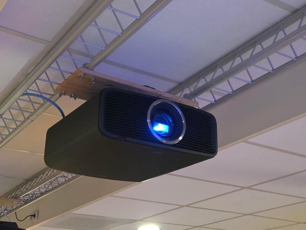 JVC DLA-NZ700 - Home-cinema projector/beamer, Overige technologieën, JVC, Ophalen of Verzenden, Zo goed als nieuw