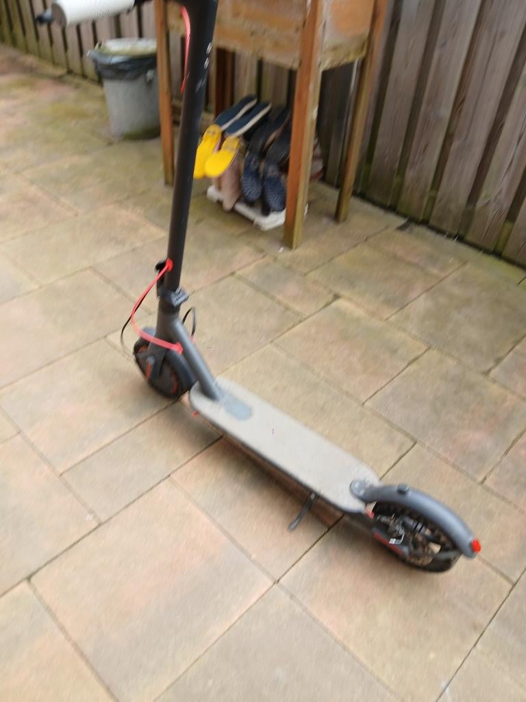 Mooie elektrische step met oplader, Ophalen, Zo goed als nieuw, Elektrische step (E-scooter), Onbekend