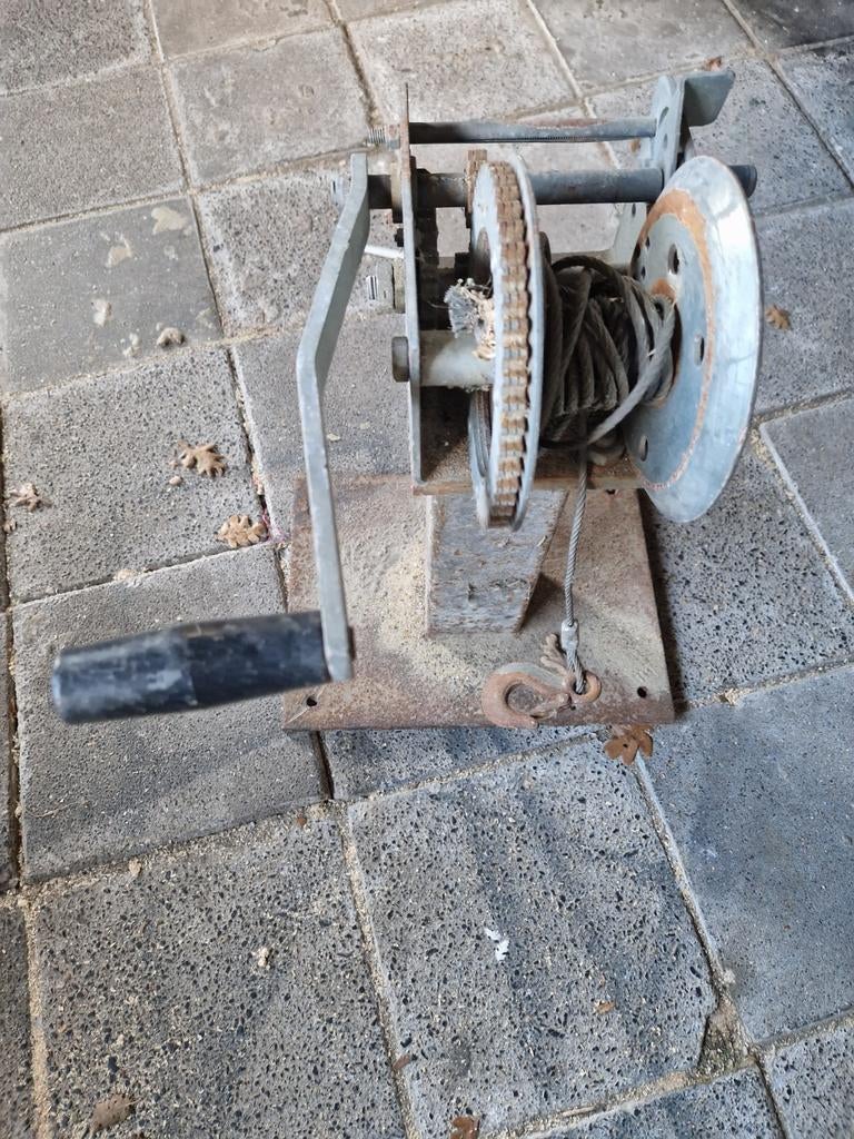 Trailerlier 2600 LBS, Ophalen