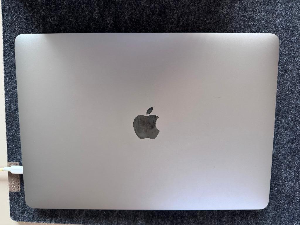 macbook pro 250 GB battery life normal, Computers en Software, Apple Macbooks, MacBook Pro, Gebruikt, 256 GB, 2 tot 3 Ghz