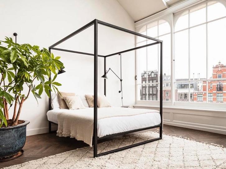 De Loft Hemelbed van Matt Sleeps - Modern Zwart Metaal, Huis en Inrichting, Slaapkamer | Bedden, Zo goed als nieuw, Tweepersoons