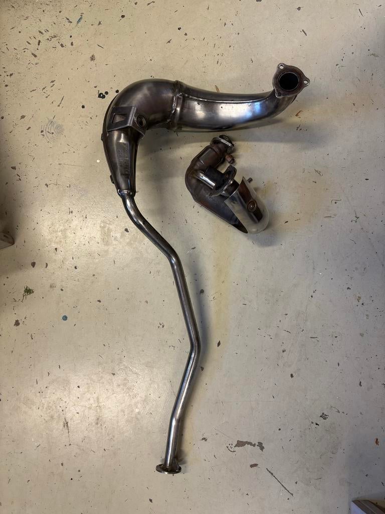 Originele Derbi uitlaat - zonder demper, Fietsen en Brommers, Brommeronderdelen | Algemeen, Ophalen of Verzenden, Gebruikt, Uitlaat