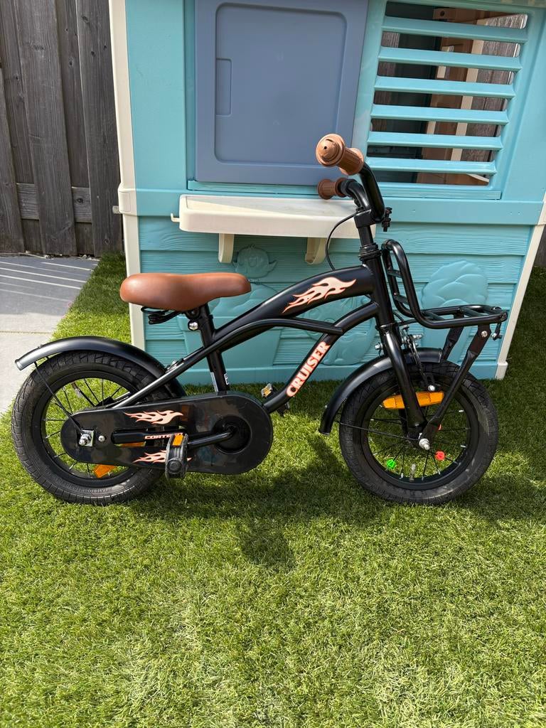 Zwarte kinderfiets 12 inch zonder zijwieltjes, Fietsen en Brommers, Fietsen | Kinderfietsjes, Ophalen, Gebruikt, Minder dan 16 inch