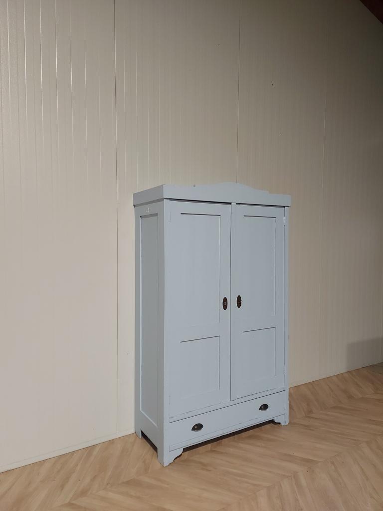 Landelijke klassieke kast, tweedeurs, legkast, linnenkast, Antiek en Kunst, Antiek | Meubels | Kasten, Ophalen of Verzenden