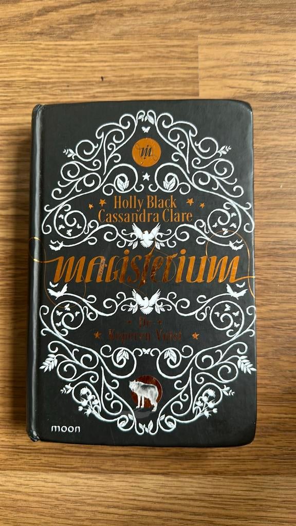 Magisterium: De Koperen Vuist - Holly Black, Cassandra Clare, Boeken, Ophalen of Verzenden, Gelezen