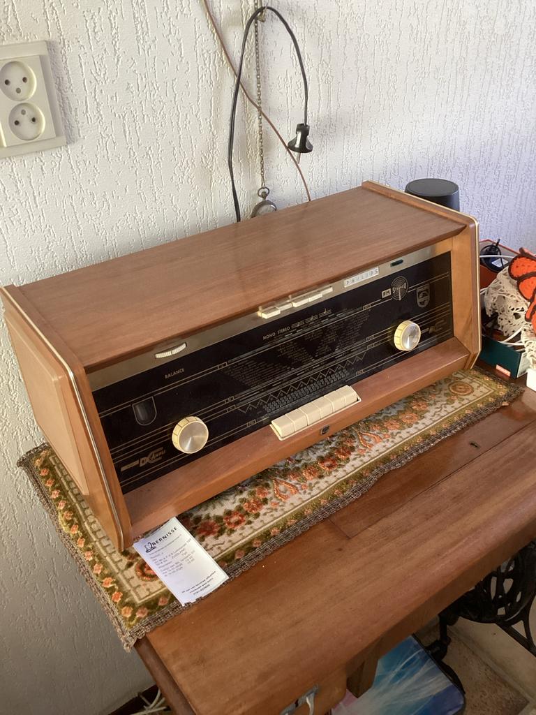 Vintage Philips FM Stereo Radio - Houten Behuizing retro, Ophalen of Verzenden, Zo goed als nieuw, Radio