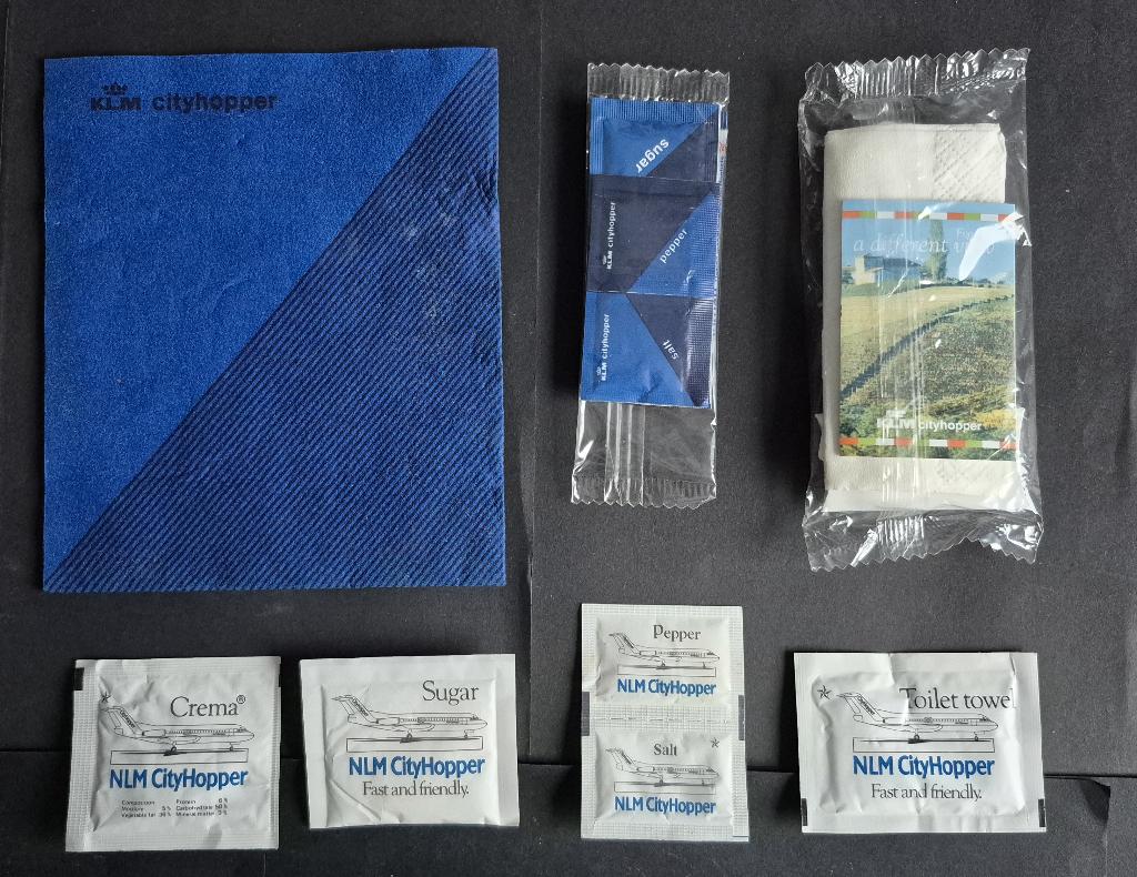 7 KLM/NLM Cityhopper onboard items (K1240), Ophalen of Verzenden, Zo goed als nieuw, Overige typen