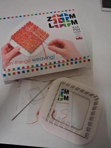 Gezocht een Zoom Loom 4x4 Pin Loom - On-the-go weaving!, Hobby en Vrije tijd, Overige Hobby en Vrije tijd, Ophalen of Verzenden