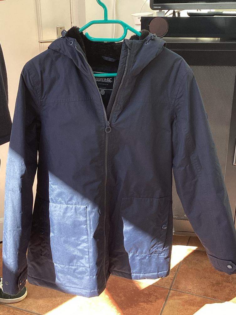 Regatta donkerblauwe dames winterjas met capuchon, Ophalen, Gedragen, Maat 42/44 (L), Blauw